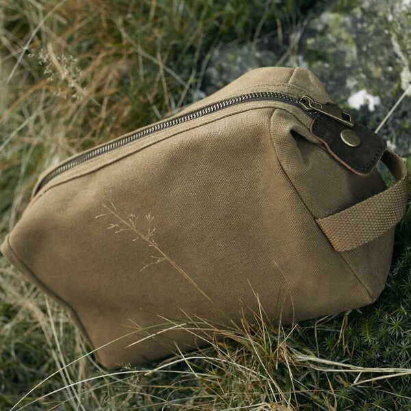 Heritage waxed canvas wash bag Thumbnail